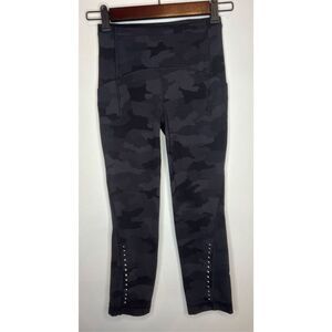 Lululemon EUC black camo print high waist cropped leggings Size 2
